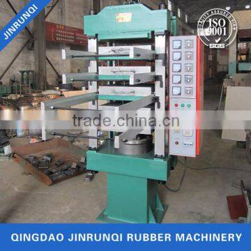 Rubber floor making machine