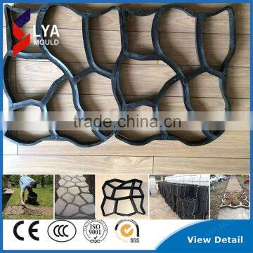 Durable easy operation plastic paving mold