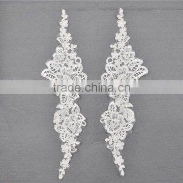 Collar motif lace