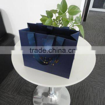Custom White Cardboard Packaging Bags for Garments photo-3