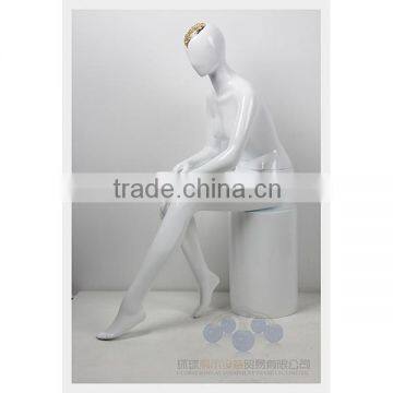 Cheap factory price female mannequin sitting for clothing store