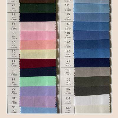 В наличии: 60-дюймовый полоскаPoplin из полиэстера/хлопка T80/C20, 45X45/133X72 мм, окрашенный в 472 цвета.