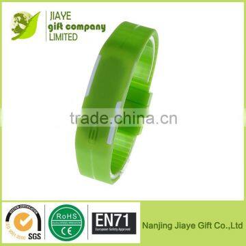 Hot selling sports watch / silicone spotrs watch led