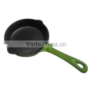 frying pan with long handle