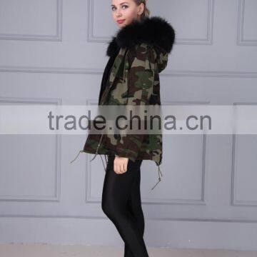 Short Pattern Camouflage Shell Black Fake Fur Lining Collar Winter Parka for Lady photo-2