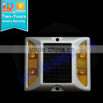 Solar Powered Road Reflectors With LED Lights