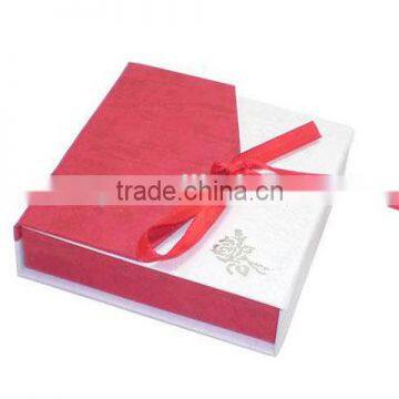 Good design for the paper jewelry bracelet box with ribbon