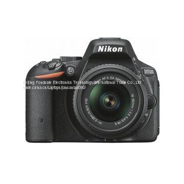Цифровая зеркальная камера Nikon D5500 с объективом AF-S DX NIKKOR 18-55 мм