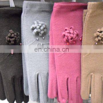 Fashion lady full finger gloves with Flower