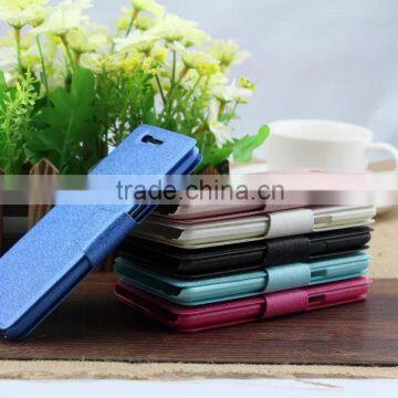 Дешёвая цена. Универсальная кожаная футлярка для HTC desire 310, 500, одного M7