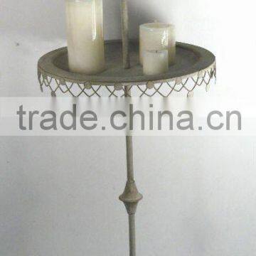 metal candle stick w/fringed plate