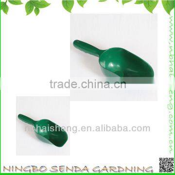 Plastic soil scooper