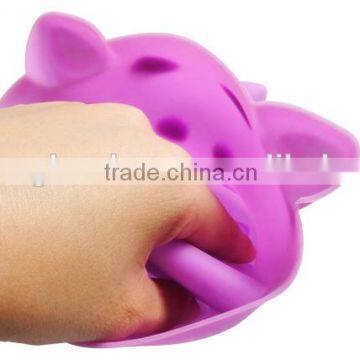 A06-1 100% Food Grade Heat Resistant Silicone Grabber for Macrowaven photo-4