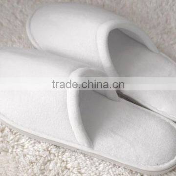 2015 New promotional wholesale inexpensive slipper