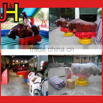 2016 Top Quality Crazy Bullfighting Mechanical Bull Riding With Inflatable Mattress For Sale