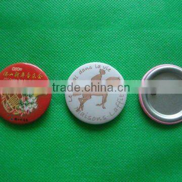 Button badge with metal back cover