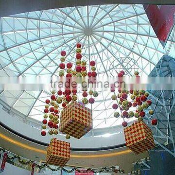 2015 hanging christmas decorations in shopping mall