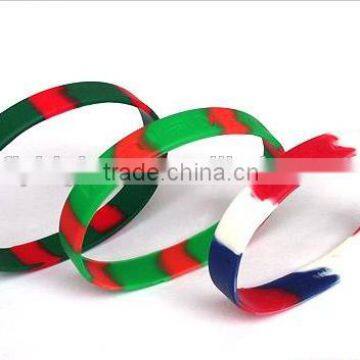 New arrival free silicone wristbands/embossed silicone wristbands silicone