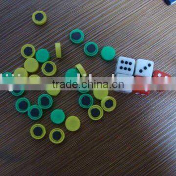 Magnetic backgammon chips