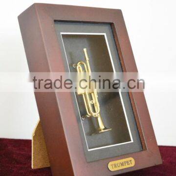 Home furnishing Display Case Wall Frame Gold Trumpet Model