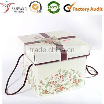 Lovely Hot Kraft Paper Gift Box Square Flower Printing Packaging Box With Handle