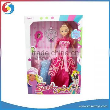 WW3607955 Lovely movable hand toy doll