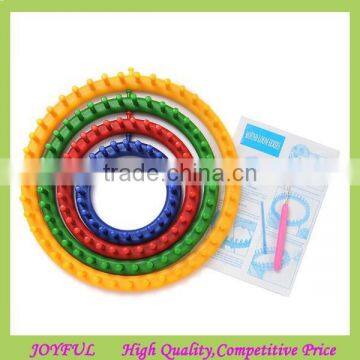 Plastic hand circular knitting machine/knitting loom