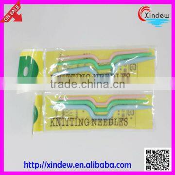 Plastic fancy knitting needles, cable needle