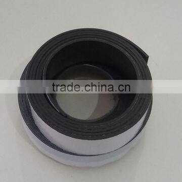 Self adhesive extrusion isotropic flexible rubber magnetic strip tape