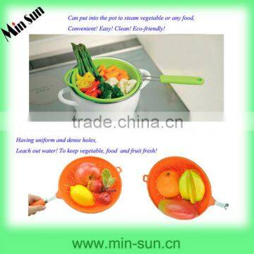 2013 Silicone Kitchenware Collapsible Colander with Handle