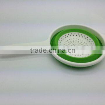 collapsible hand strainer