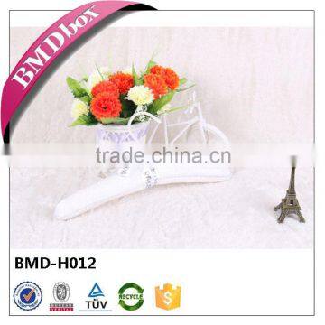 Child rotation hooks clothes hanger