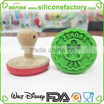 Hot sell Food grade New design Wooden handle Silicone cookie stamp