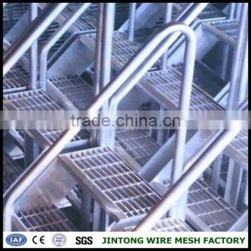Hot Dip Galvanized Serrated Steel Grating Stair Treads Steel Grating Steel Grating for Elevated Walkway photo-6
