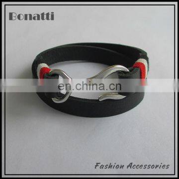 fashion leather bracelet with metal buckle