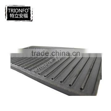 Black non-stick pre-seasoned rectangular cast iron BBQ plate