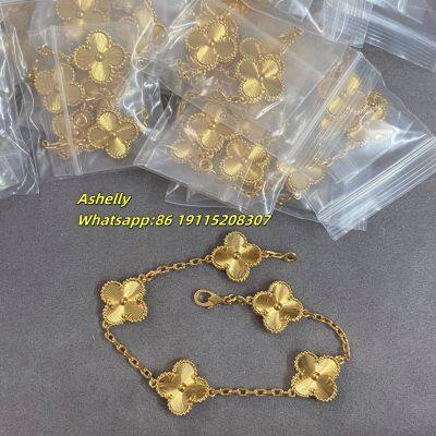 Браслет VCA из 18-каратного золота с пятицветными белыми жемчугом и четырехлистным клевером