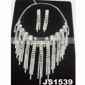 old fashion indian crystal necklace set