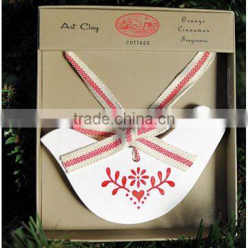 Promotional wholesale Chamomile/Cedarwood/citron scents hanging air freshener decorative plaster/ceramic bird stone