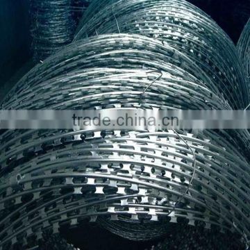 high quality hot dipped galvanized barb wire/ razor barbed wire BTO-22 for hot sale (Factory price)