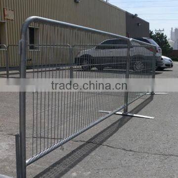 Portable temporary event crowd barrier on sale,weld pipe fence galvanized crowd control barrier with cross/bridge/flat feet