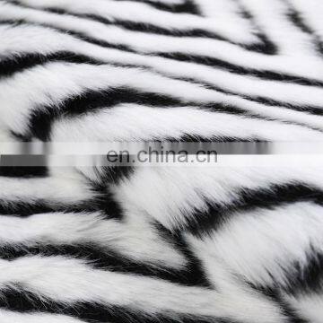 Custom Faux Fur Minky 2 Ply Plush Knitting Knitted Polyester Fleece Winter Blankets Cutting With Geometric Figure photo-4