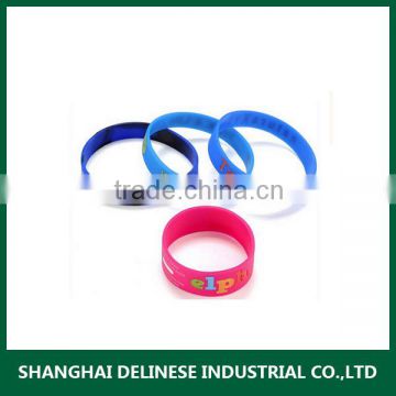 filled color silicon debossed wristband