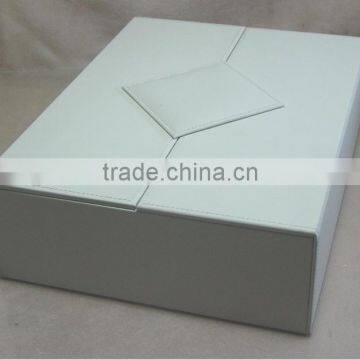 Alibaba wholesale factory custom leather 2 bottles of red wine box, beautiful white gift box