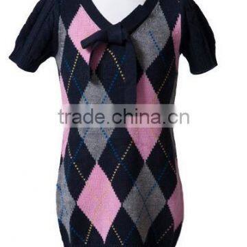 Fashion V Neck Cotton Short Sleeved Girls Argyle Sweater photo-3