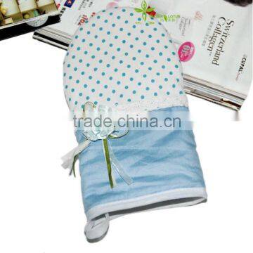 OEM China New Style Duck Tongue Shape Printed Dot Cute Kitchen Towel Oven Mitts photo-4