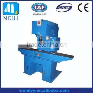 Axial correction hydraulic press interlock block making machine