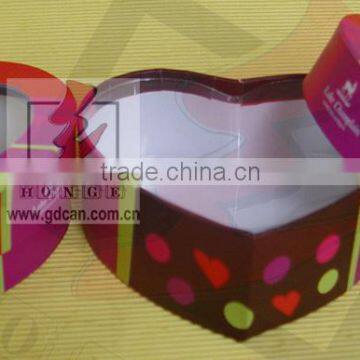 beautiful heart shaped gift box with clear lid