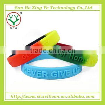 Embossed logo silicone wristband, customized design silicone bracelet