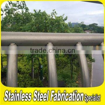 Outdoor Floor Mounting Stainless Steel Highway Aluminum Guardrail photo-6